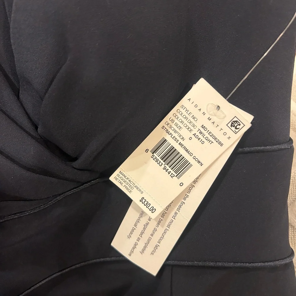 Never been worn navy blue strapless gown - Picture 3 of 3